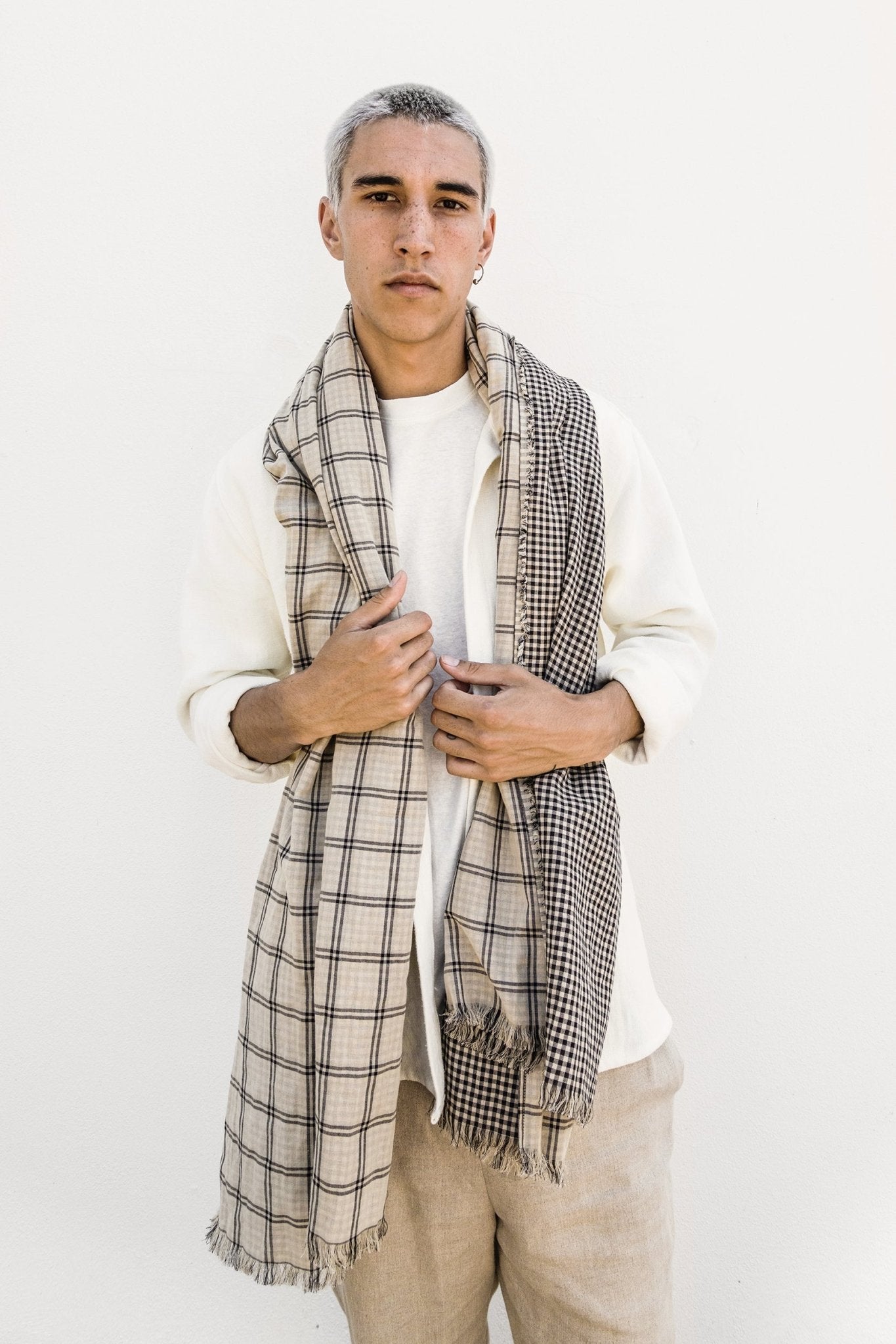 A.26 Black/ Beige Plaid
