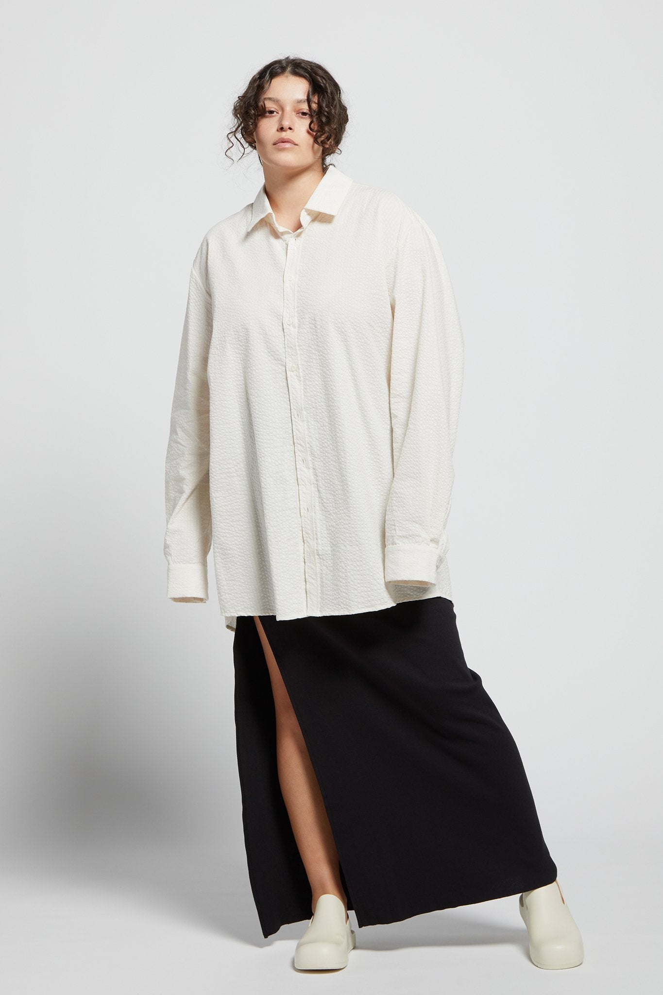 A.BCH A.42 Undyed Oversize Shirt in Organic Cotton Seersucker